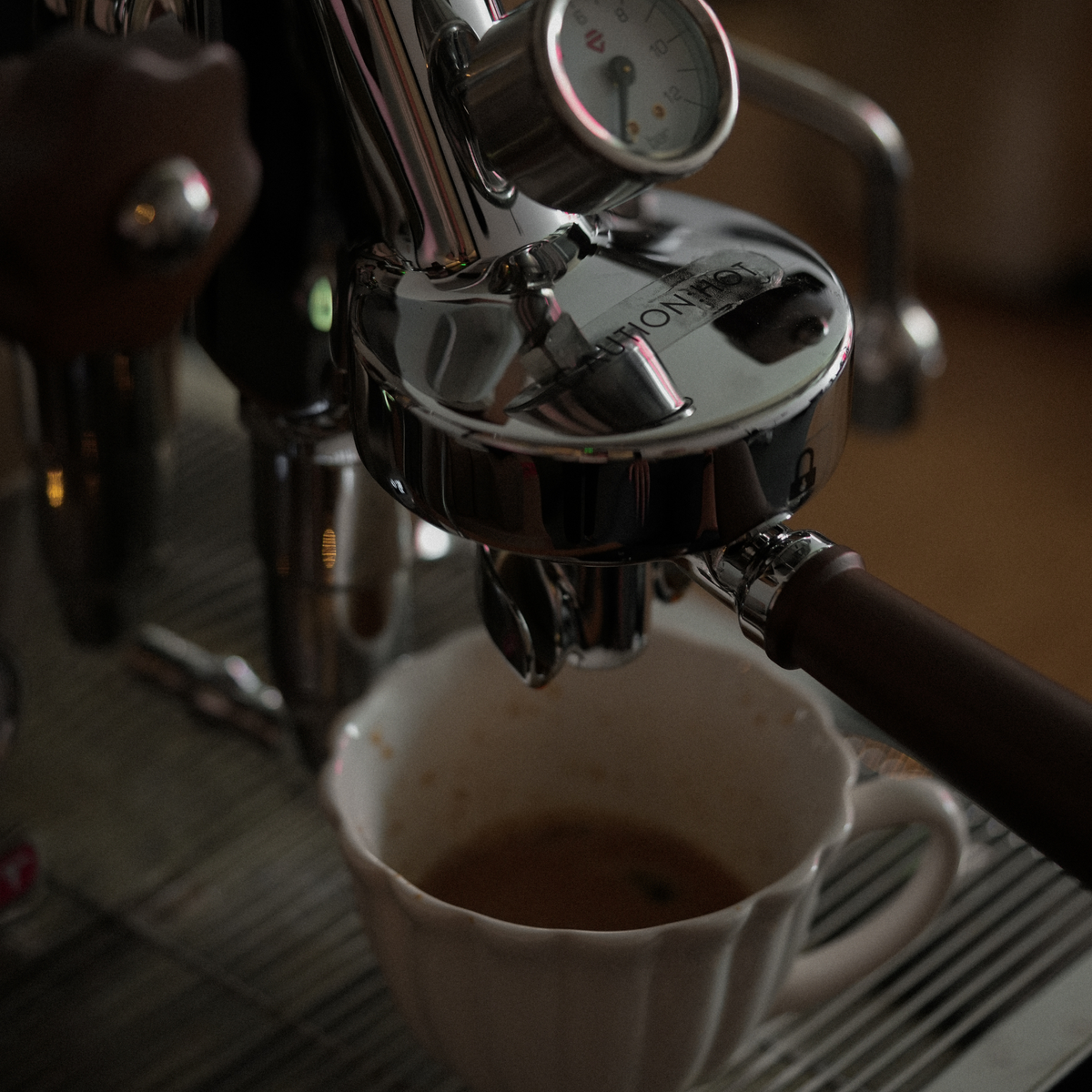 THE MACHINE BEHIND THE MISSION (ESPRESSO)